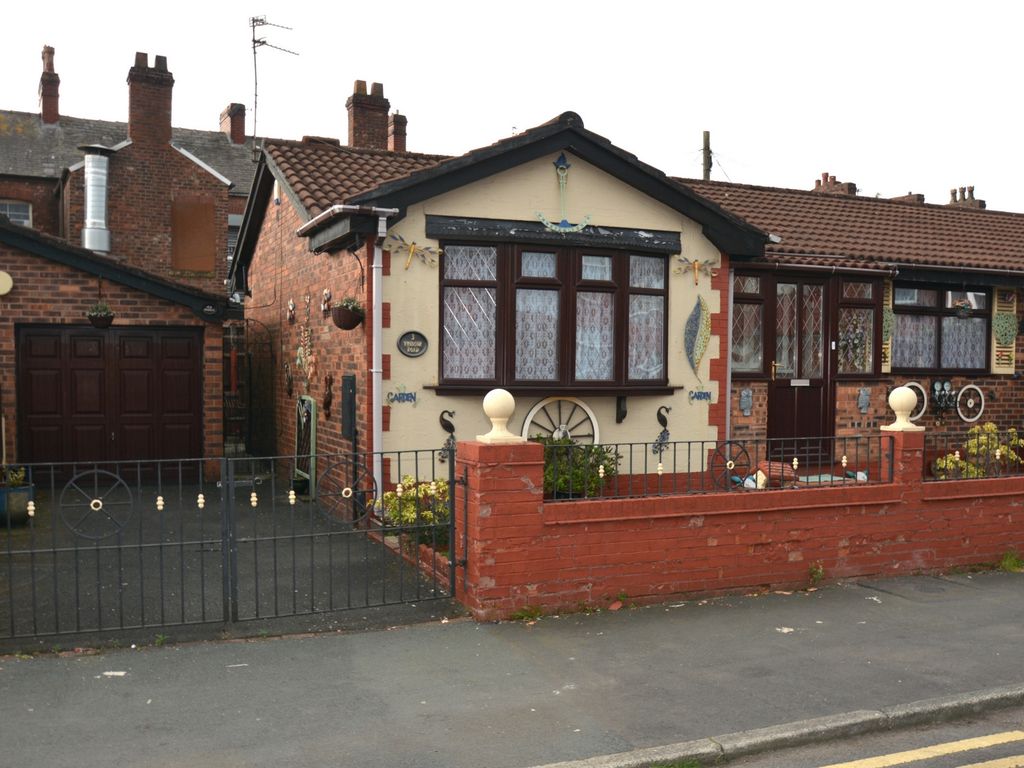 2 bed bungalow for sale in Windsor Road, Droylsden M43, £210,000 Zoopla