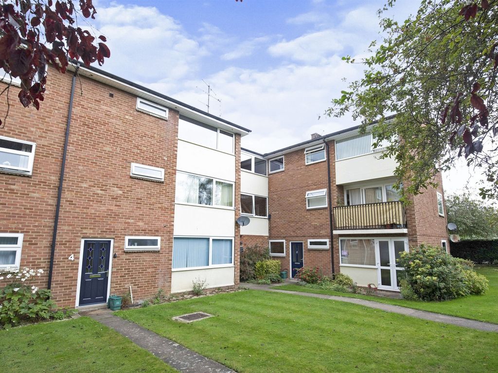 2 bed flat for sale in Sandfield Road, StratfordUponAvon CV37 Zoopla