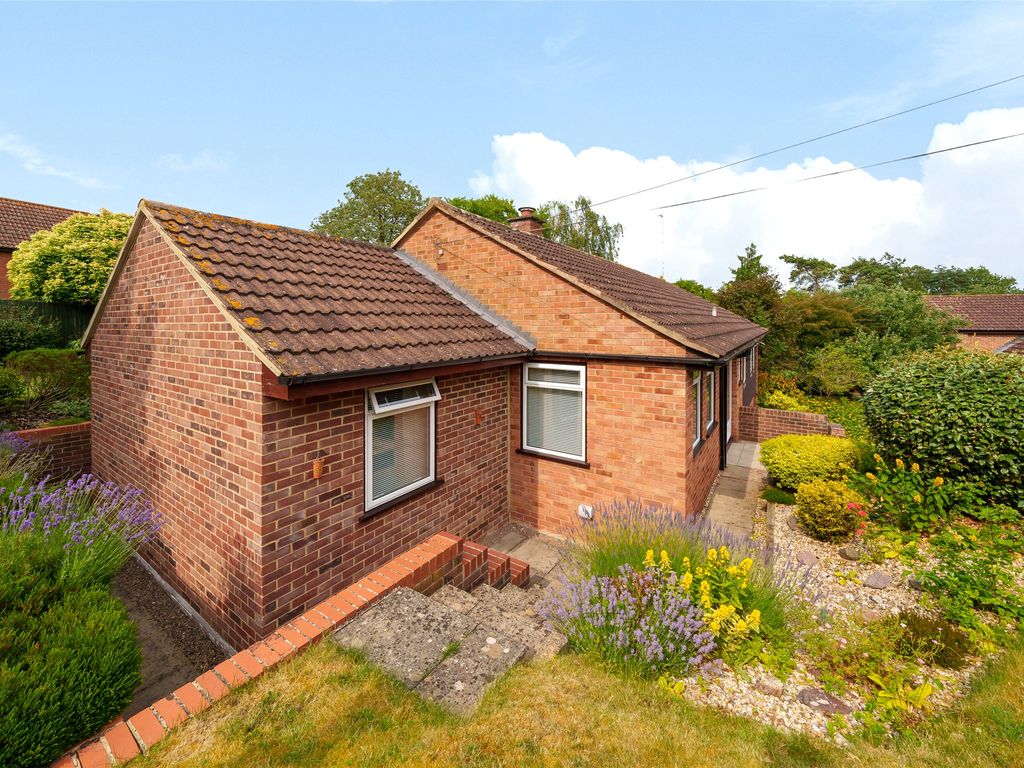 3 bed detached house for sale in The Old Pitch, Tirley, Gloucester