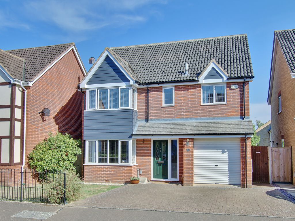 4 bed detached house for sale in Cambridge Drive, St. Ives, Huntingdon