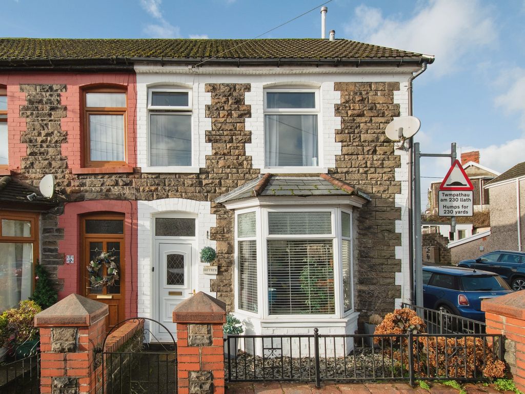 3 bed end terrace house for sale in Woodland Terrace, Pontypridd CF37