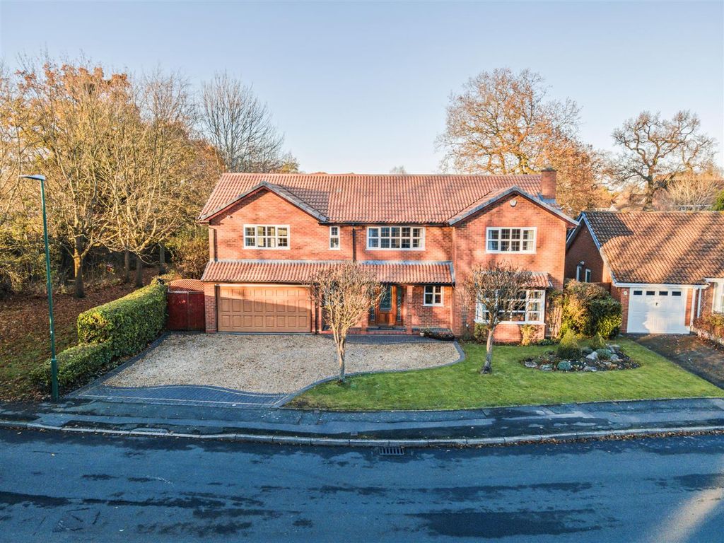 6 bed detached house for sale in Willowbank Road, Knowle, Solihull B93