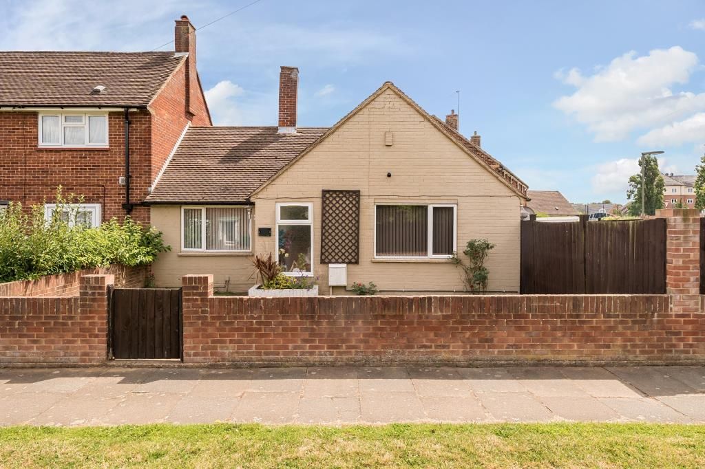 2 bed bungalow for sale in Staines, Surrey TW19 Zoopla