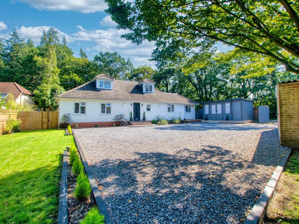 4 bed property for sale in Telegraph Road, West End, Southampton SO30