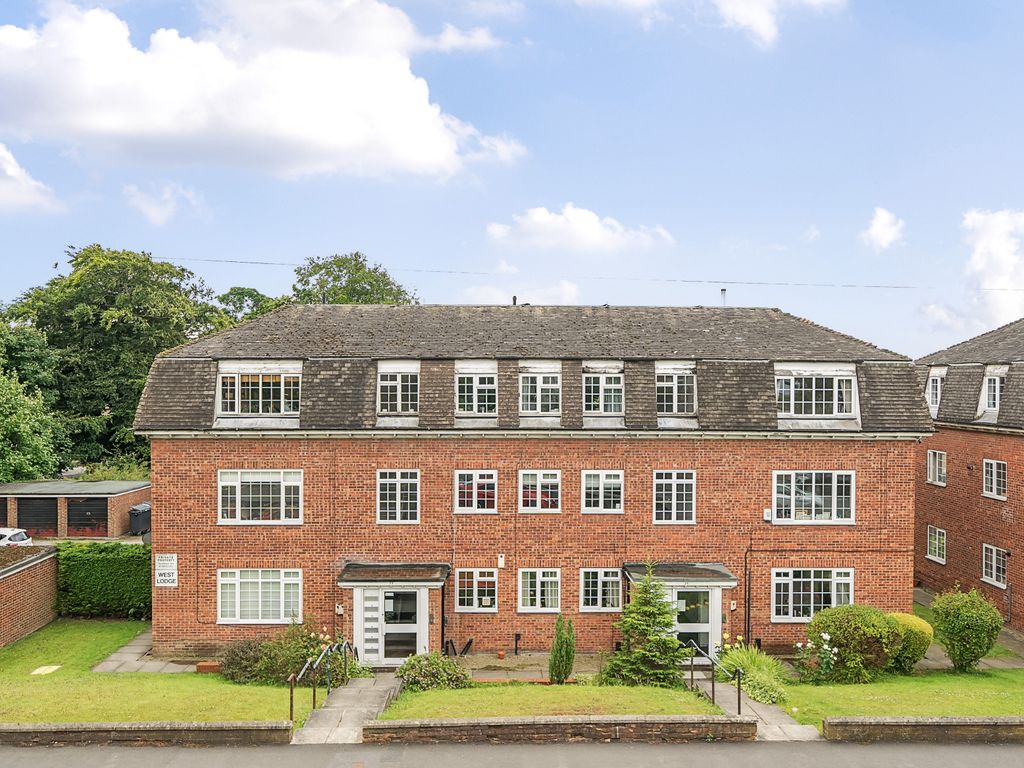 2 bed flat for sale in Stainbeck Lane, Chapel Allerton, Leeds LS7, £