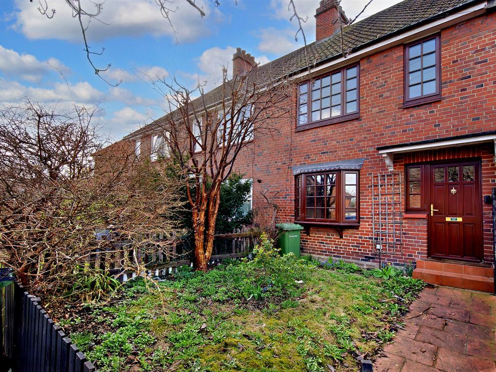 2 bed terraced house for sale in Montcalm Road, London SE7, £425,000 Zoopla