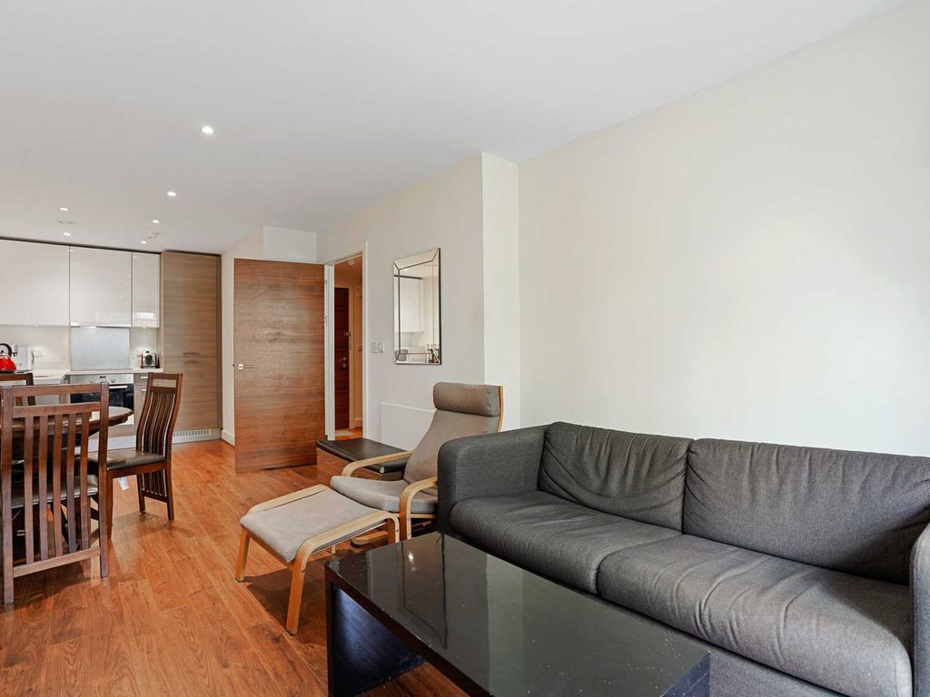 1 bed flat to rent in Napier House, Acton W3, £1,500 pcm Zoopla