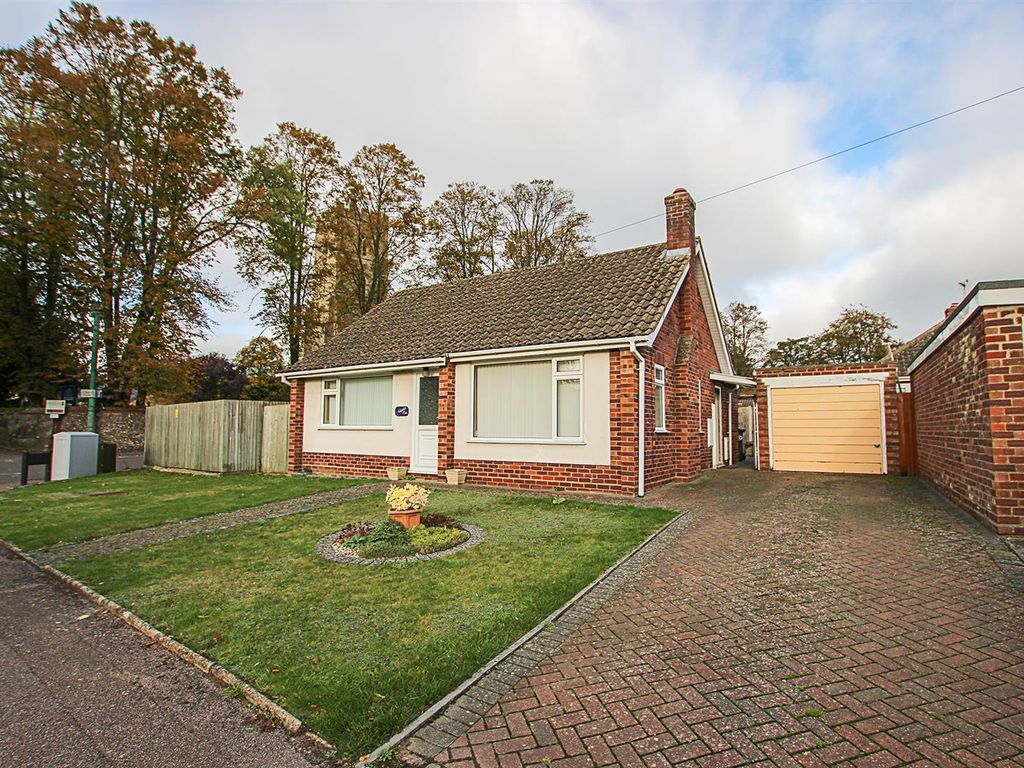 2 bed detached bungalow for sale in St. Martins Close, Exning