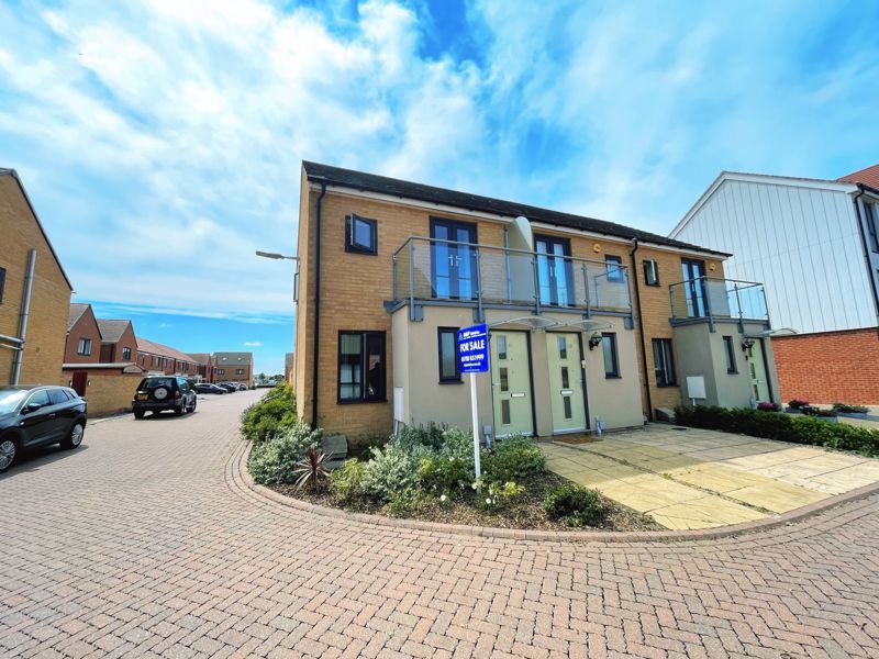 2 bed end terrace house for sale in Sunliner Way, South Ockendon, Essex