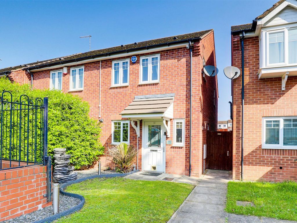 2 bed semidetached house for sale in Hathersage Close, Top Valley