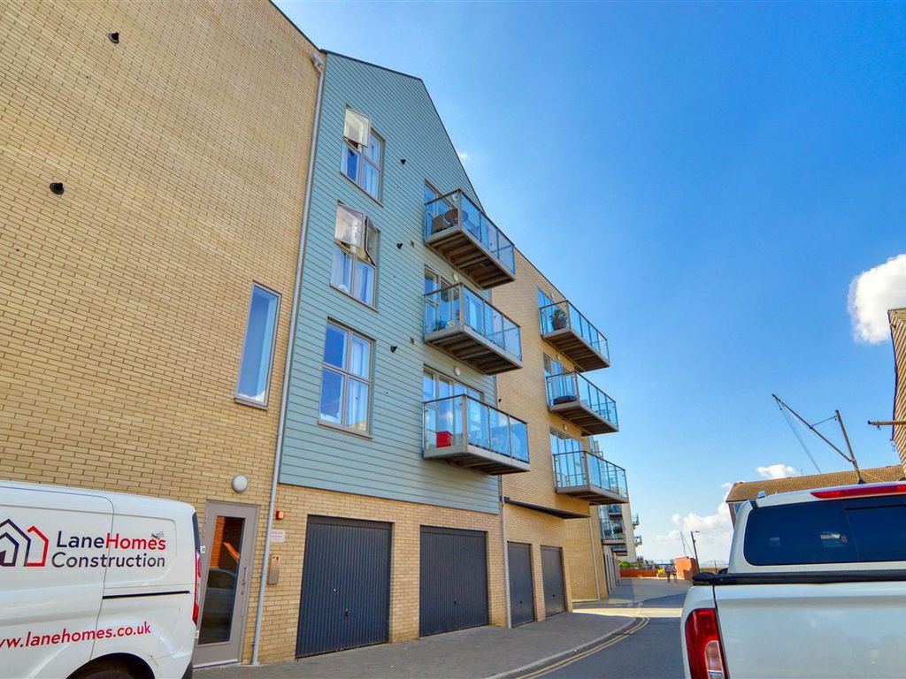 1 bed flat for sale in Sewell House, Waterside Marina, Brightlingsea CO7, £225,000 Zoopla