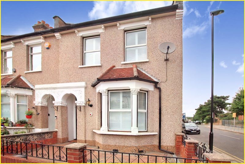 4 bed terraced house for sale in Dundee Road, London SE25 Zoopla