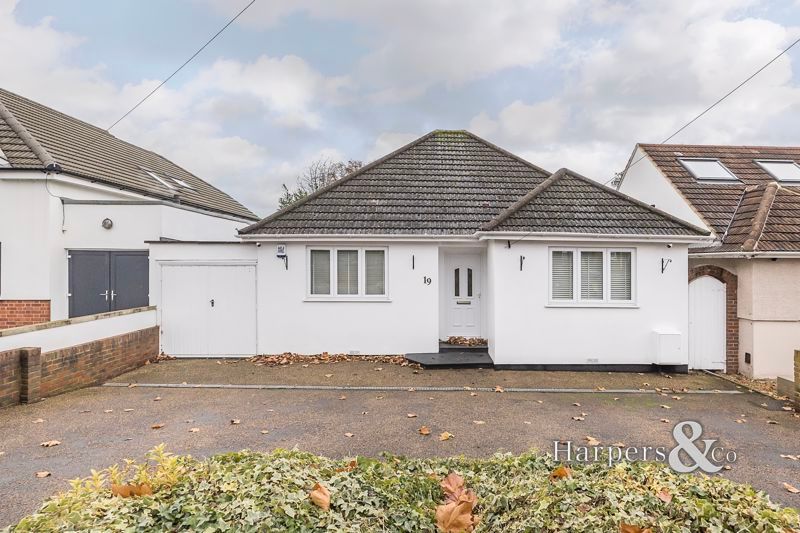 2 bed detached bungalow for sale in Broomfield Road, Bexleyheath DA6, £