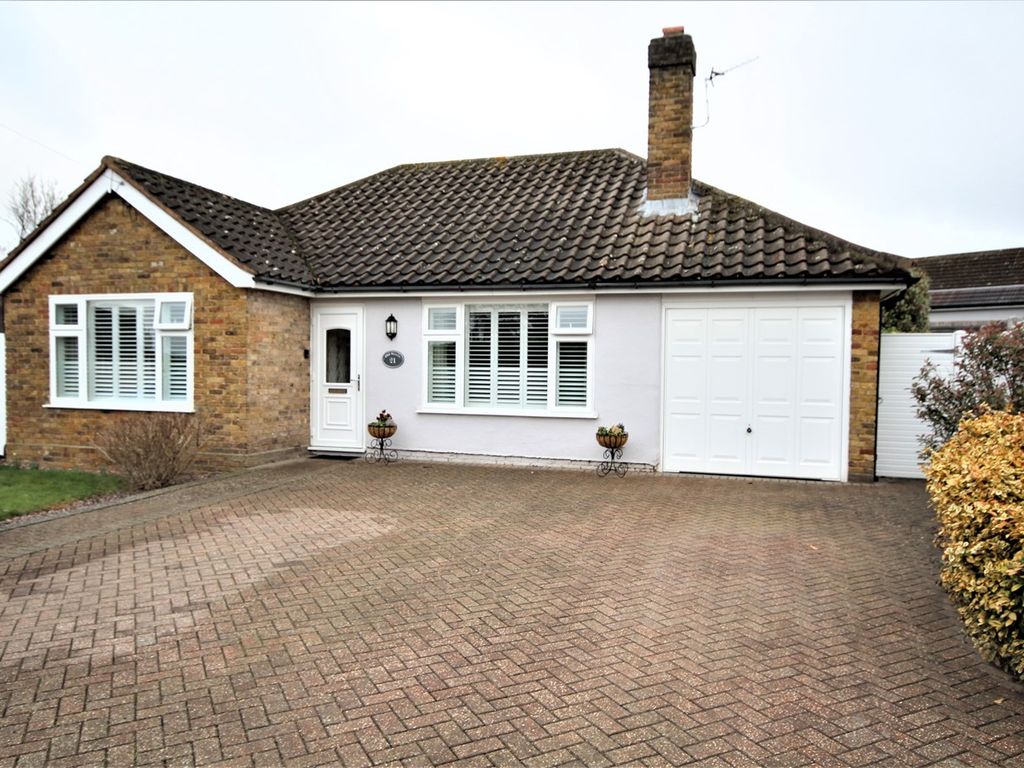 3 bed detached bungalow for sale in Kings Close, Chalfont St Giles HP8