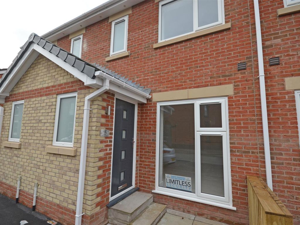 3 bed mews house for sale in Furnace Street, Flowery Field, Hyde SK14