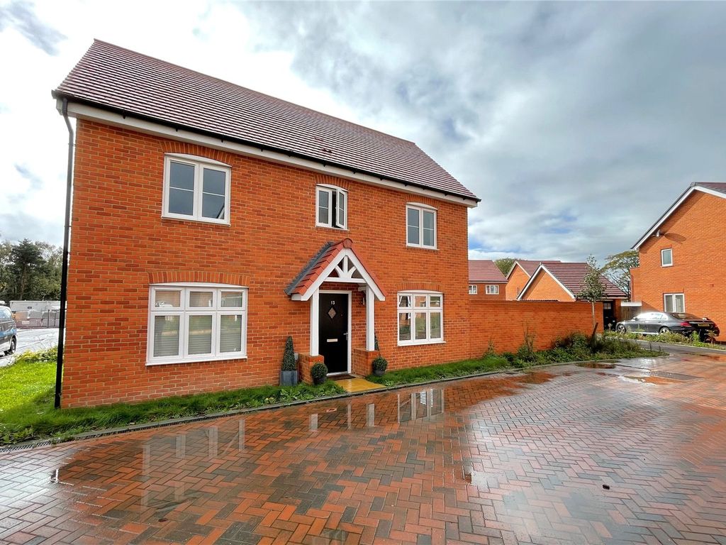 3 bed linkdetached house to rent in Union Road, Deepcut, Camberley GU16, £2,000 pcm Zoopla