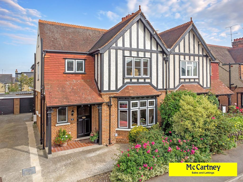 5 bed semidetached house for sale in Braemar Avenue, Chelmsford CM2, £