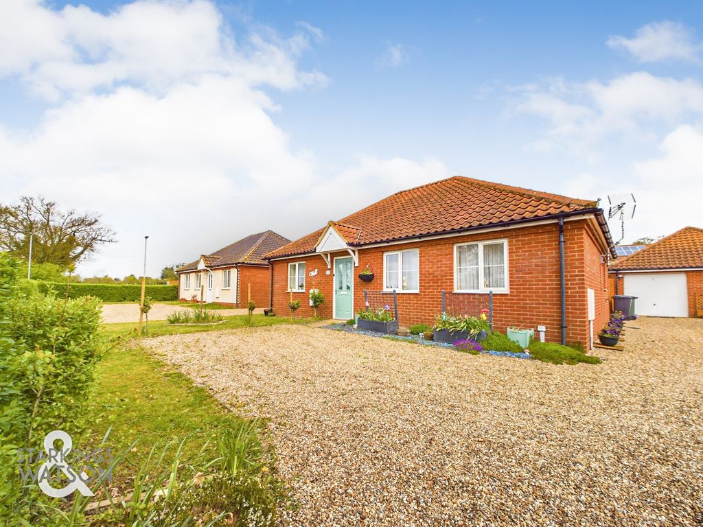 2 bed detached bungalow for sale in Rowden Way, Roydon, Diss IP22 Zoopla