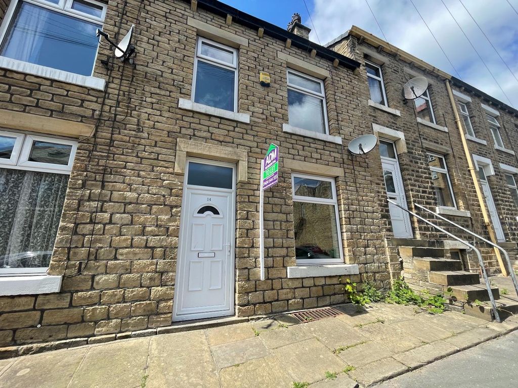 3 bed terraced house for sale in Street, Milnsbridge
