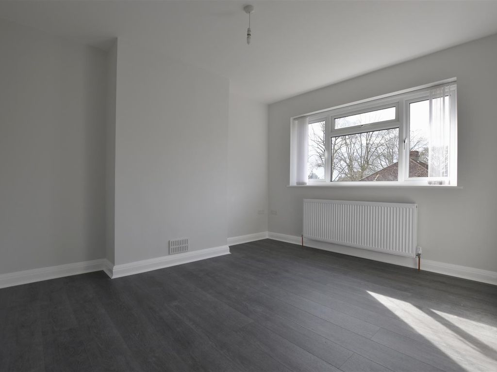 2 bed to rent in Meadow Way, Reigate RH2 Zoopla