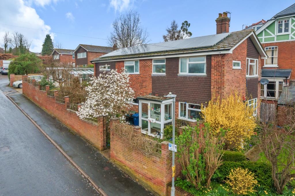 4 bed detached house for sale in Chesham, Buckinghamshire HP5, £725,000 Zoopla