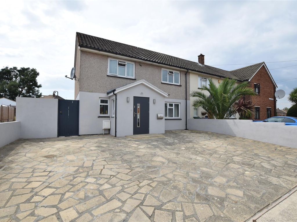 3 bed end terrace house for sale in Dacre Avenue, Aveley, South