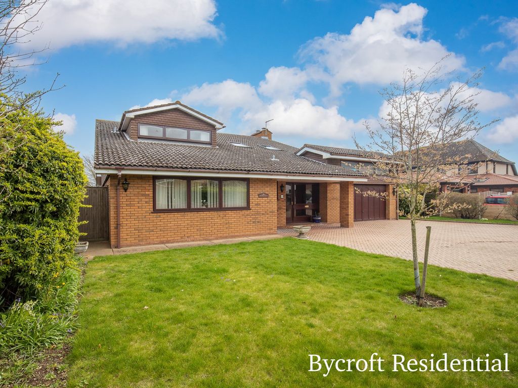 4 bed detached house for sale in Warren Road, Gorleston, Great Yarmouth