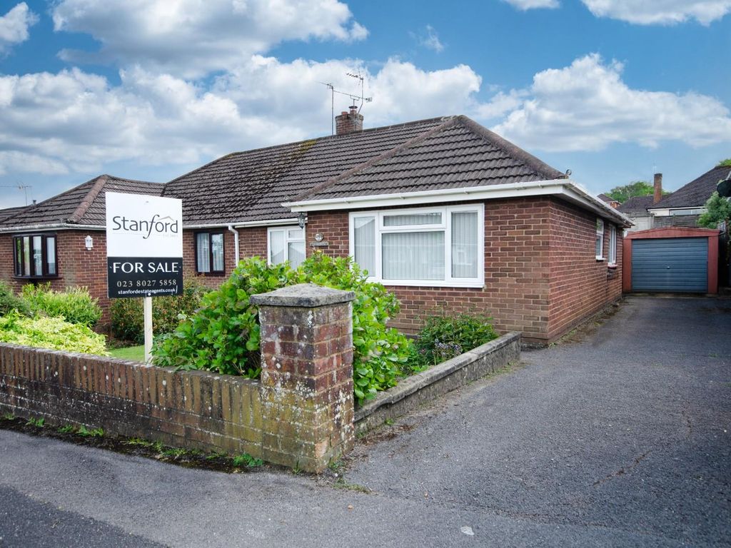 3 bed semidetached bungalow for sale in Hope Road, West End