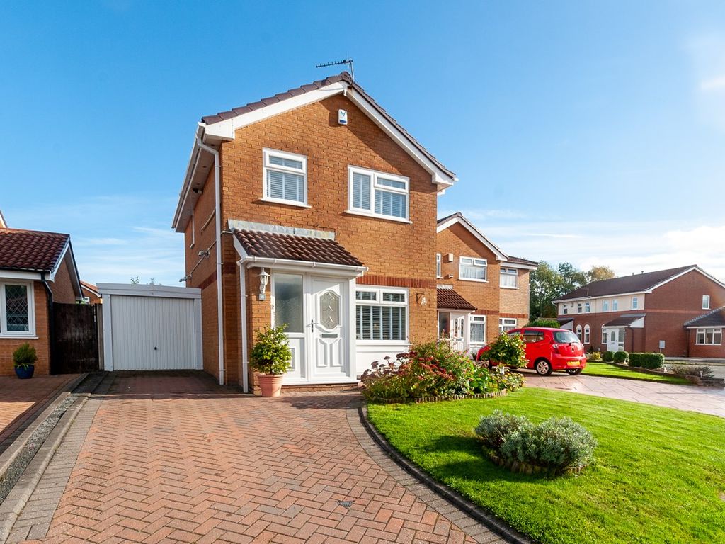 3 bed detached house for sale in Falstone Close, Birchwood, Warrington