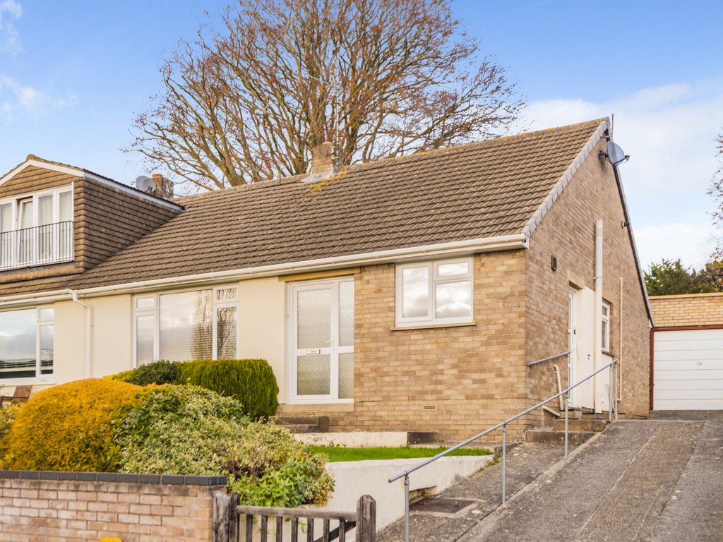 3 bed bungalow for sale in Mill Farm Drive, Stroud, Gloucestershire GL5