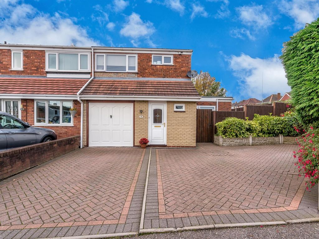 3 bed semidetached house for sale in Langdale Drive, Cannock WS11, £
