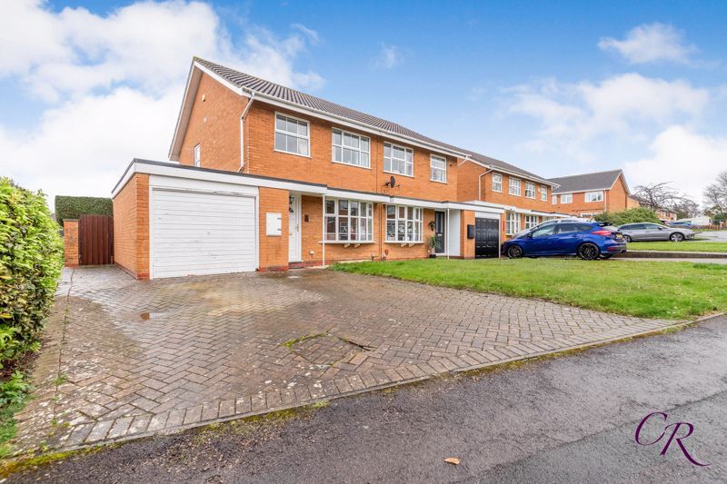 3 bed semidetached house for sale in Kempton Grove, Cheltenham GL51, £