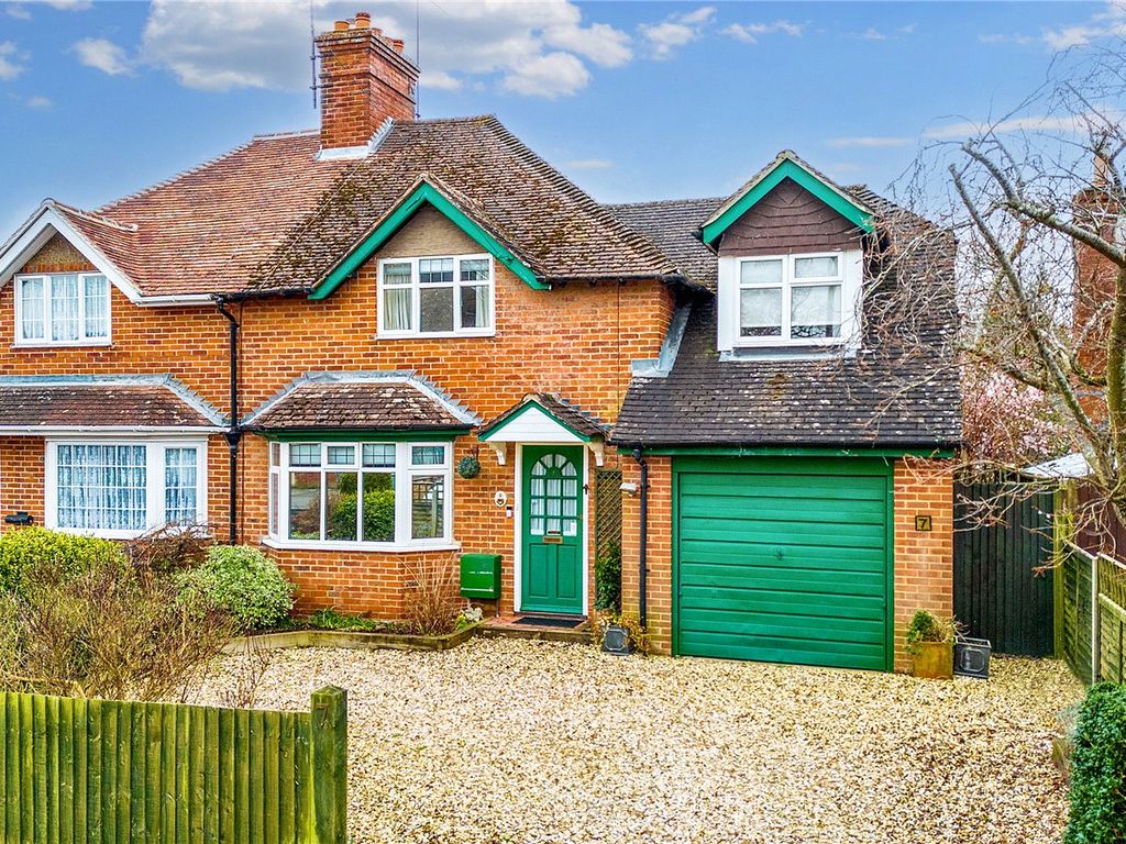4 bed semidetached house for sale in Park Avenue, Thatcham, Berkshire