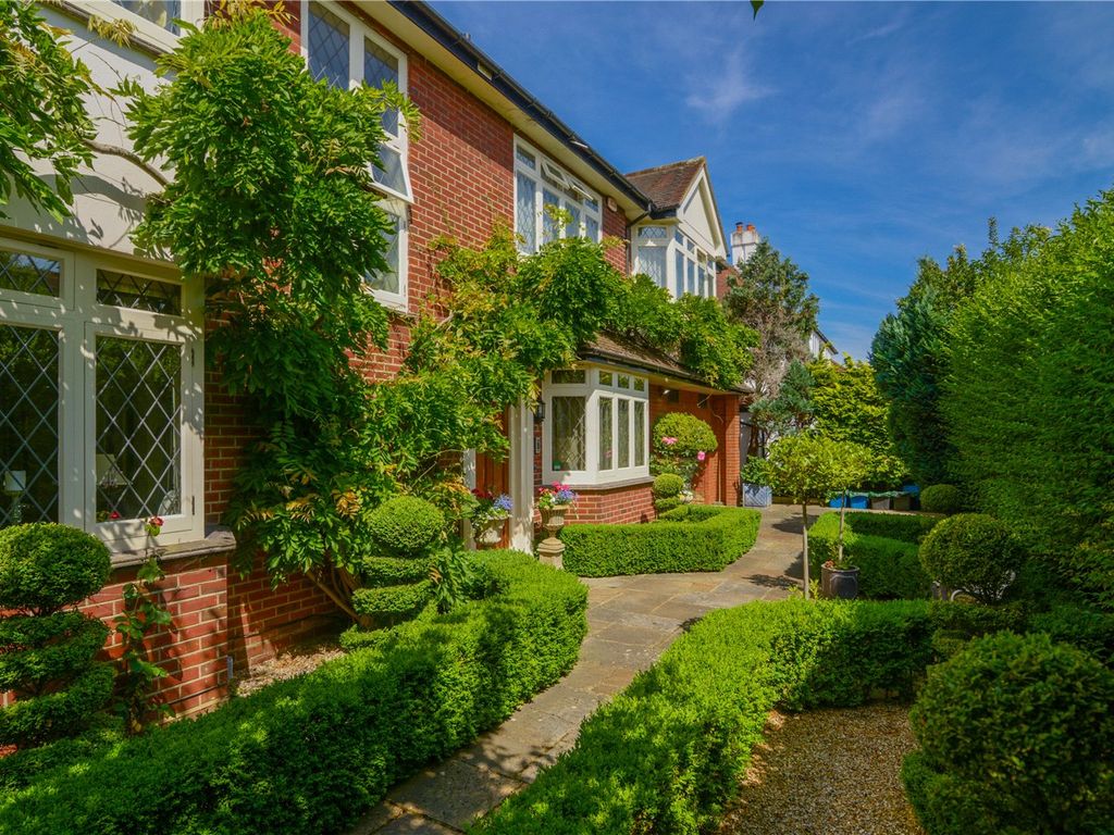 Shottfield Avenue, East Sheen, London SW14