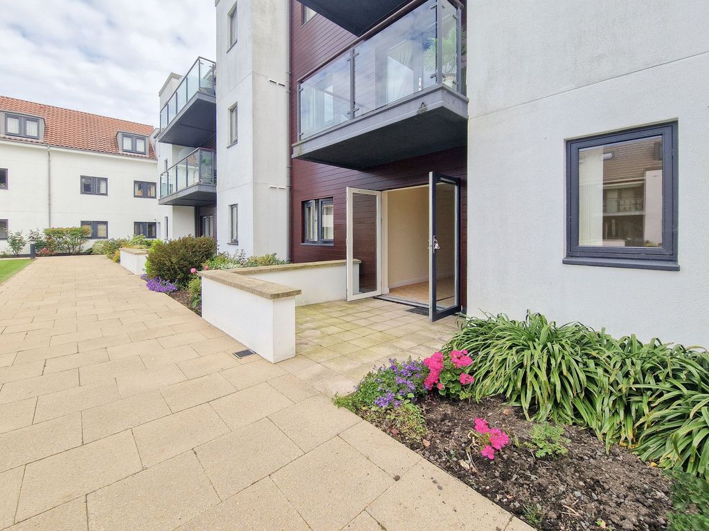 1 bed property for sale in L'hermitage Gardens, La Route De Beaumont