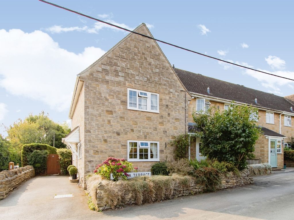 3 bed end terrace house for sale in Newtown, Milborne Port, Sherborne