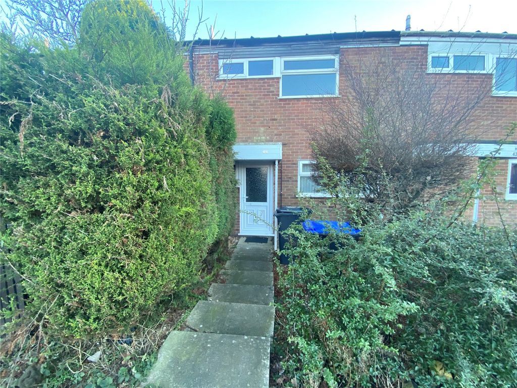 3 bed terraced house for sale in The Stour, Daventry, Northamptonshire