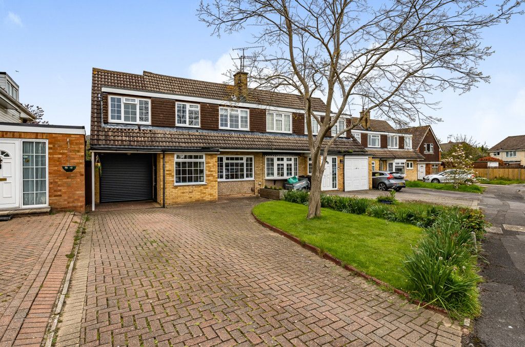 4 bed semidetached house for sale in Malvern Close, Woodley, Reading RG5 Zoopla