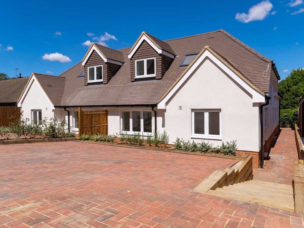 New home, 4 bed property for sale in Bourne End, Nr Berkhamsted HP1