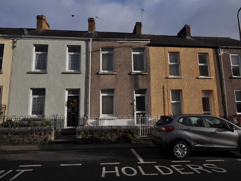 2 bed property for sale in Elliston Terrace, Carmarthen SA31, £104,500