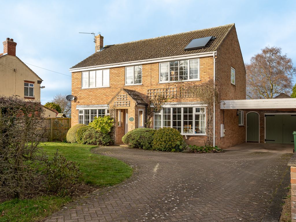 4 bed detached house for sale in Raskelf Road, Easingwold, York YO61