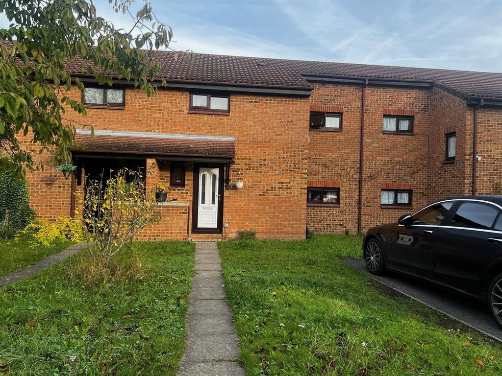 3 bed property for sale in Verona Close, Uxbridge UB8, £425,000 Zoopla