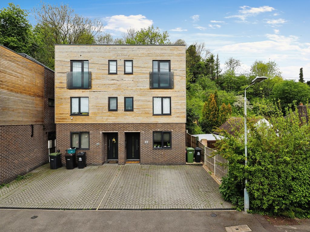 3 bed semidetached house for sale in Midland Road, Carlton, Nottingham, Nottinghamshire NG4