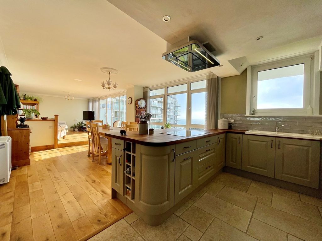 3 bed flat for sale in Admirals Walk, West Cliff Road, Bournemouth BH2