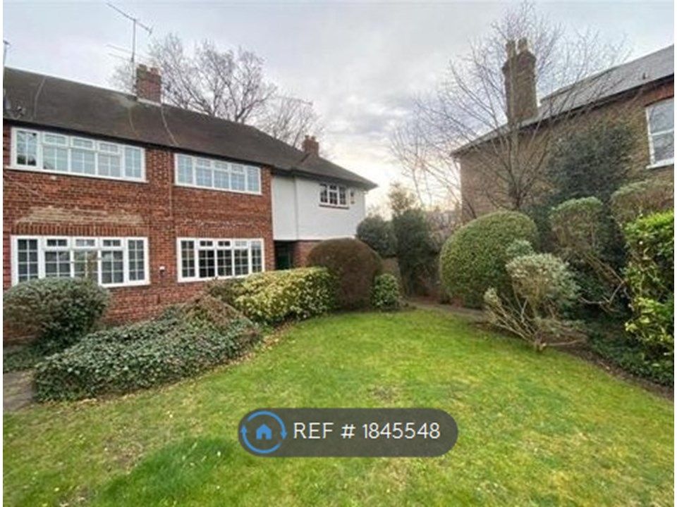 2 bed flat to rent in Kingston Upon Thames, Kingston Upon Thames KT2, £