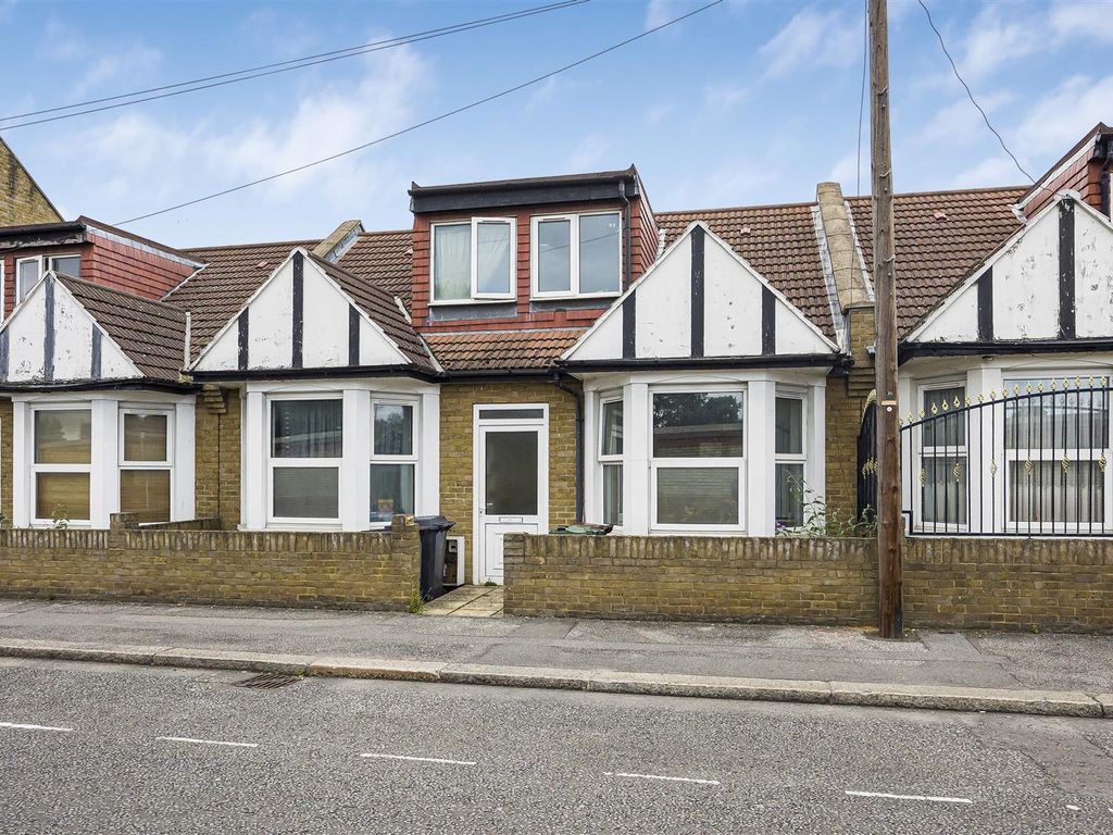 4 bed bungalow for sale in Colville Road, Leytonstone, London E11, £