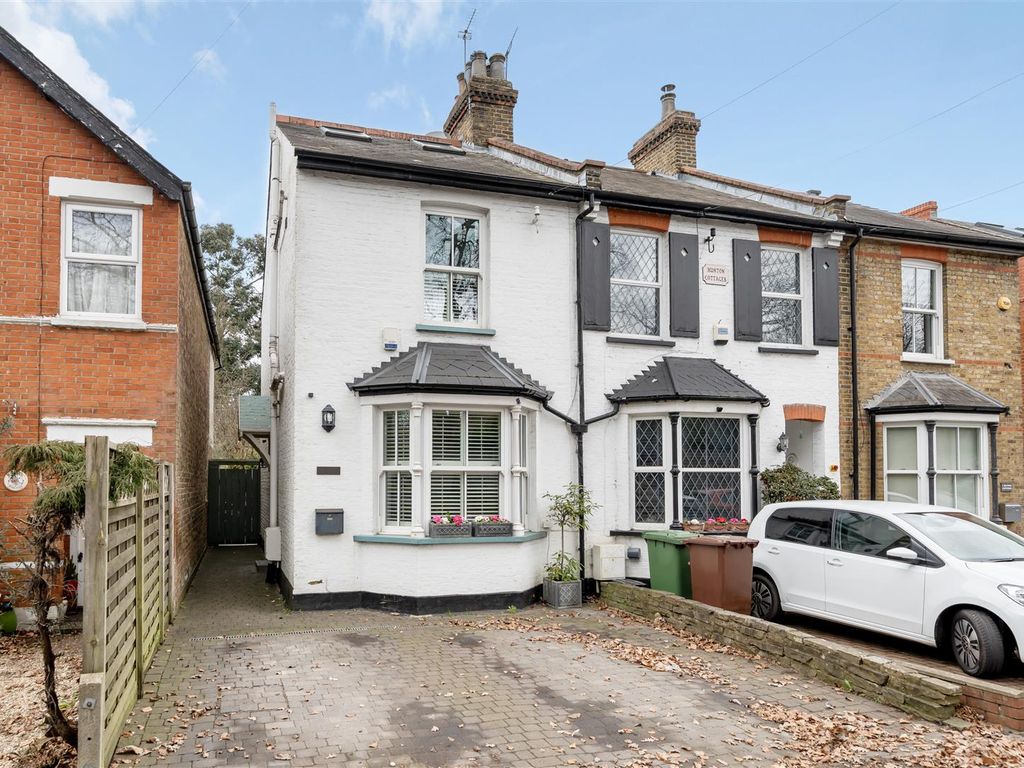 3 bed property for sale in Hunton Cottages, Common Road, Stanmore HA7