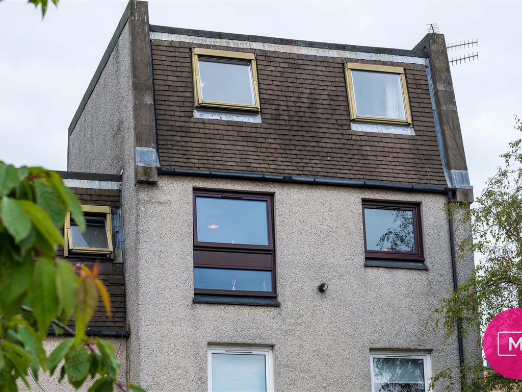 2 bed flat for sale in Hill Street, Dundee DD3, £95,000 Zoopla