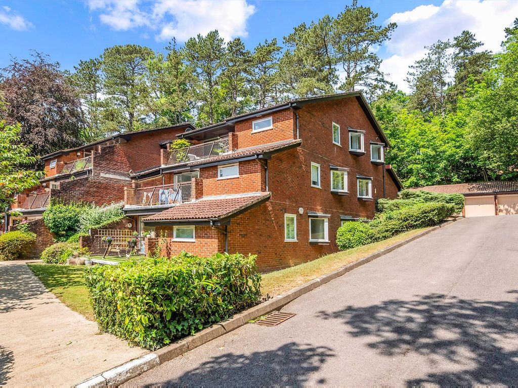 3 bed flat for sale in Southview Road, Warlingham CR6 Zoopla