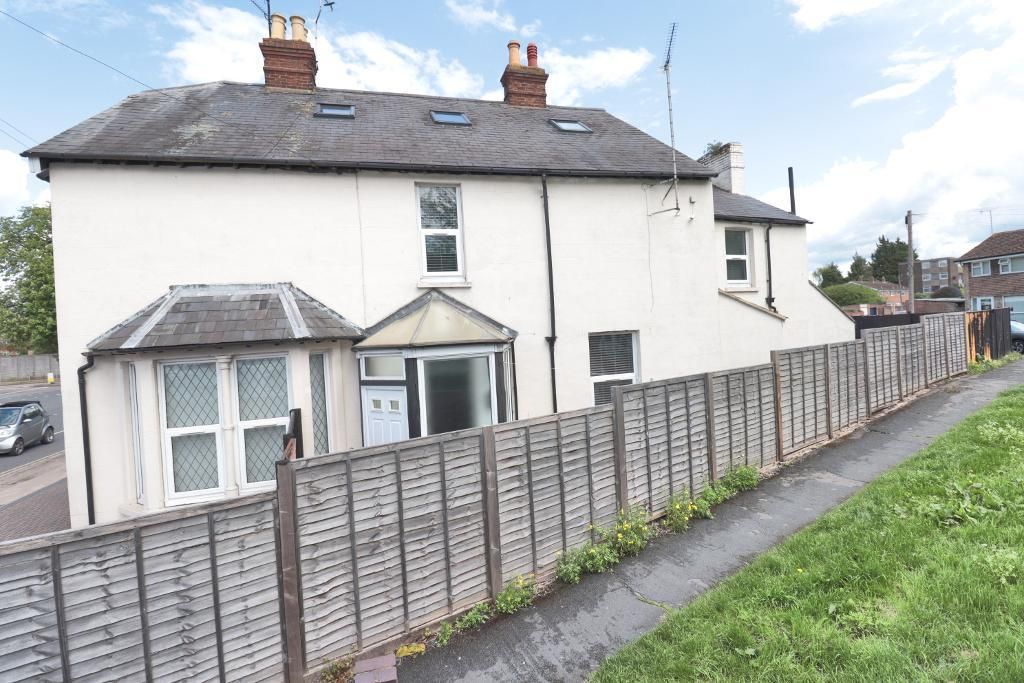 7 bed detached house for sale in Stoke Road, Aylesbury, Buckinghamshire